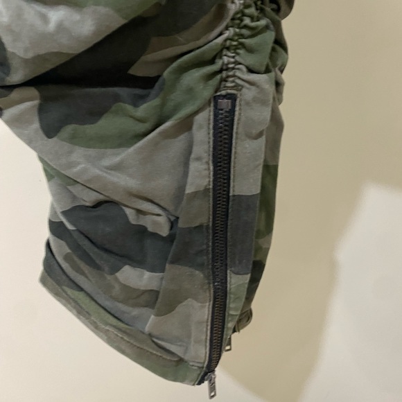 H&M Low-crotched Green Camo Pants (Size 30 Waist) - Picture 3 of 3